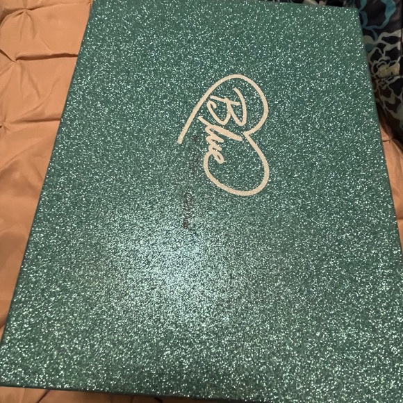 Gold heels - Picture 4 of 4